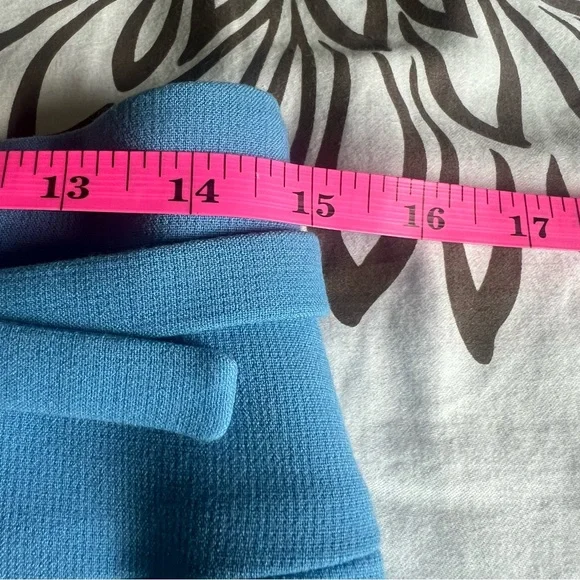 Women’s Pencil Skirt, Size 4 - Picture 4 of 11